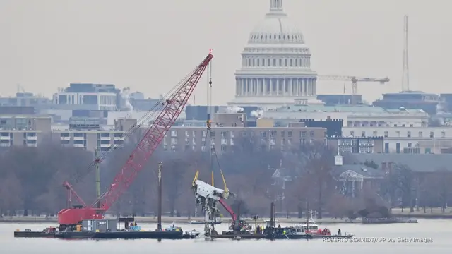 'Video thumbnail for Deadly air traffic mistakes revealed in Reagan National crash: NYT'