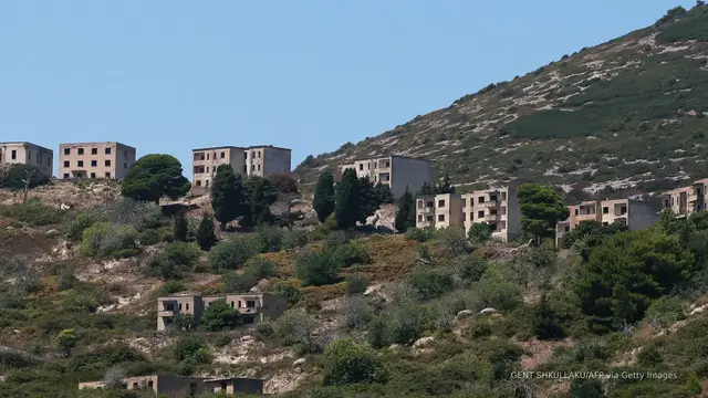 'Video thumbnail for Flip or flop: Ivanka and Jared Kushner planning $1.4B resort on Cold War base'