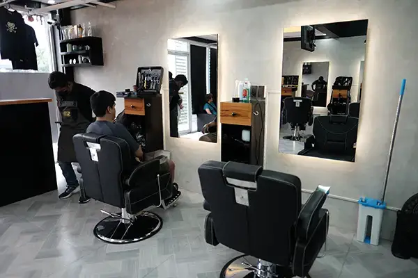 'Video thumbnail for Inside slick and dapper barbershop marikina'