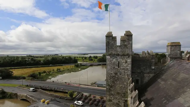 'Video thumbnail for Bunratty Castle im County Clare | Road Trip Irland'