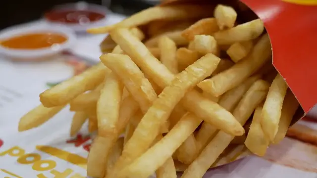 'Video thumbnail for Mistakes Everyone Makes When Ordering McDonald's'