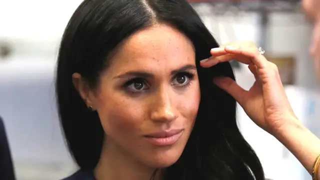 'Video thumbnail for Here's What Meghan Markle Looks Like With Her Natural Hair'