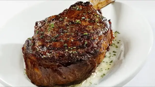 'Video thumbnail for Chain Restaurant Steaks, Ranked From Worst To Best'