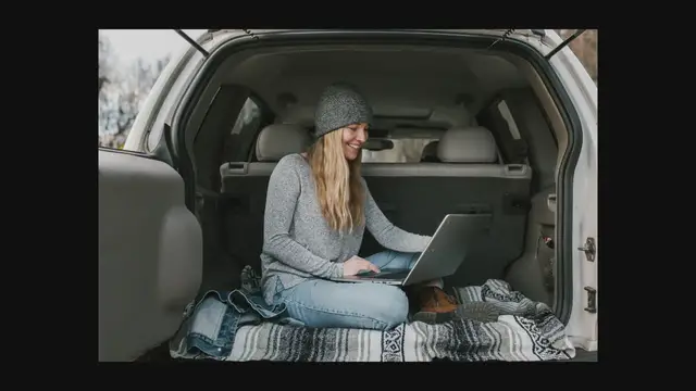 'Video thumbnail for Cómo Trabajar y Viajar: Carreras para Nómadas Digitales'