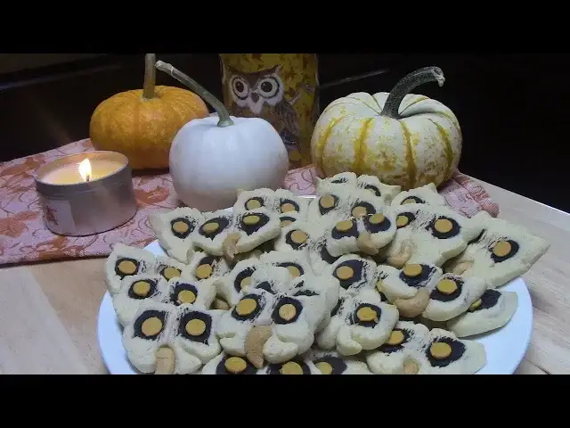'Video thumbnail for HOOT OWL COOKIES | FALL FOOD FRIDAY'