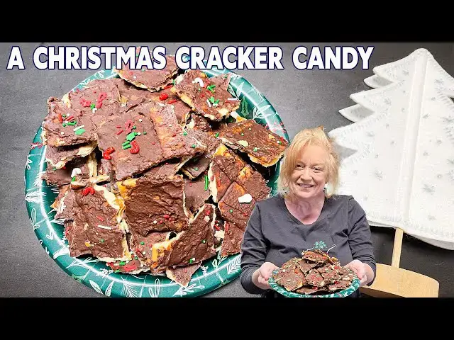 'Video thumbnail for CHRISTMAS CRACKER CANDY, Christmas Crack using Saltines'