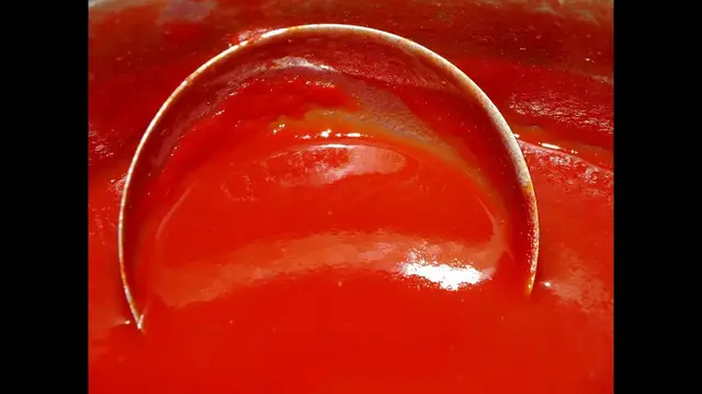 'Video thumbnail for Quick Italian Pizza Sauce'