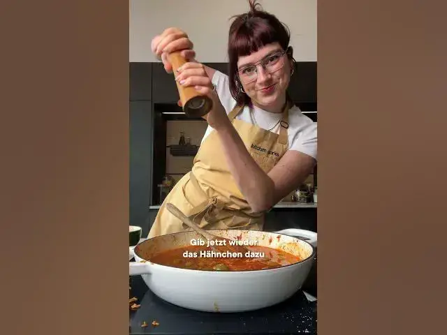 'Video thumbnail for One-Pot mediterranes Hähnchen mit Reis #shorts'