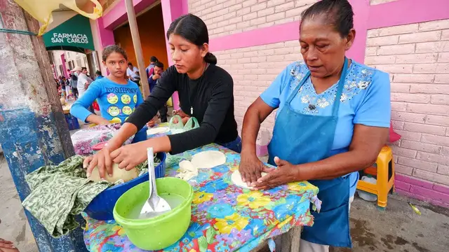 'Video thumbnail for Authentic NICARAGUAN STREET FOOD Breakfast at Central Market in San Juan del Sur, Nicaragua!'