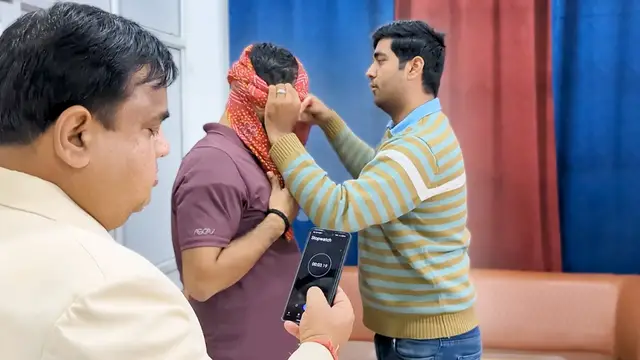 'Video thumbnail for Man sets record for fastest time to tie a turban'