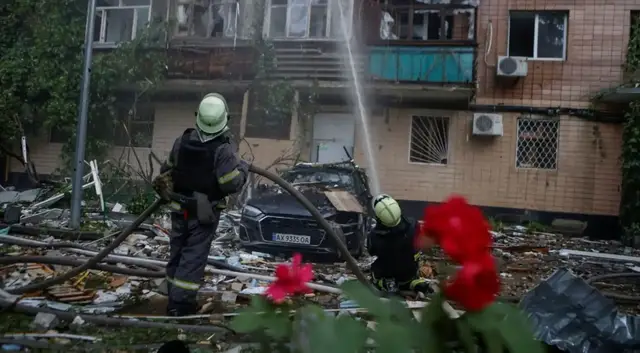 'Video thumbnail for Russian attacks on Ukraine kill six as prisoner swap hangs in balance'