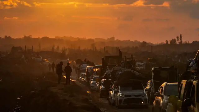 'Video thumbnail for Thousands of Palestinians endure hardship waiting for aid in Gaza’s Netzarim Corridor'