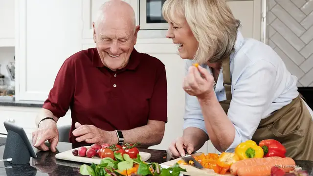 'Video thumbnail for It’s never too late to eat your way to a healthier mind: Study'