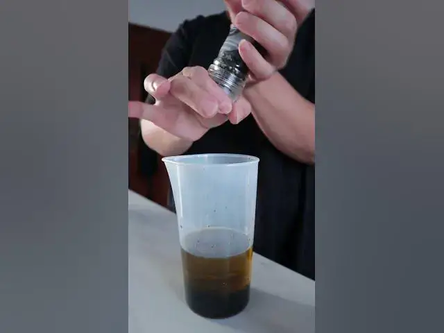 'Video thumbnail for Não desperdices mais salada temperada! Faz este molho de salada com vinagre balsâmico!'