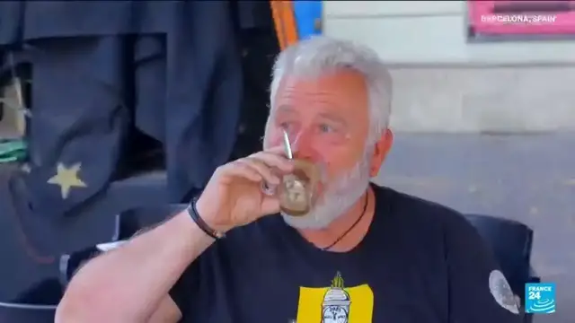 'Video thumbnail for In Barcelona, the price of coffee rises the longer you stay on the terrace'