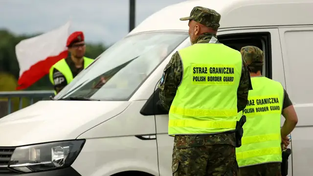 'Video thumbnail for Poland reinstates border checks with Germany and Lithuania to curb undocumented migration'