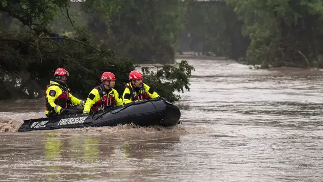 'Video thumbnail for Search for Texas missing children continues as toll from floods rises to 43'