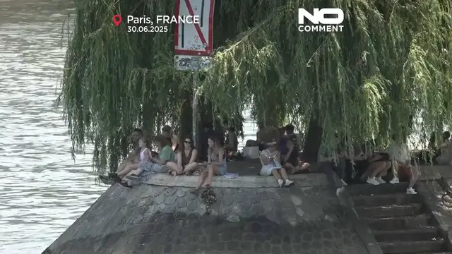 'Video thumbnail for Canals and cooling mists offer relief in sweltering Paris'