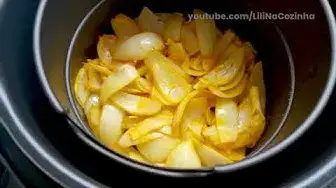 'Video thumbnail for CEBOLA CARAMELIZADA NA AIRFRYER MIDEA: combina com tudo! Receita fácil e deliciosa!!'