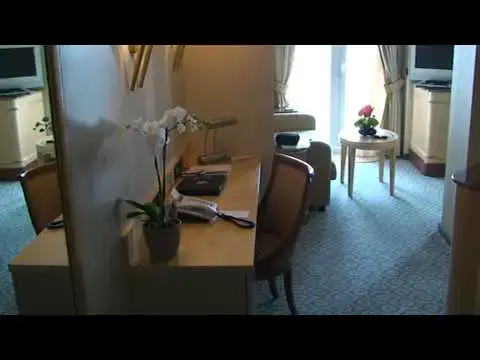 'Video thumbnail for Cunard's Queen Victoria: Queens Grill Q4 Cabin 5106'