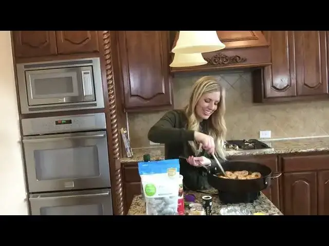 'Video thumbnail for Amazing Shrimp Scampi Recipe'