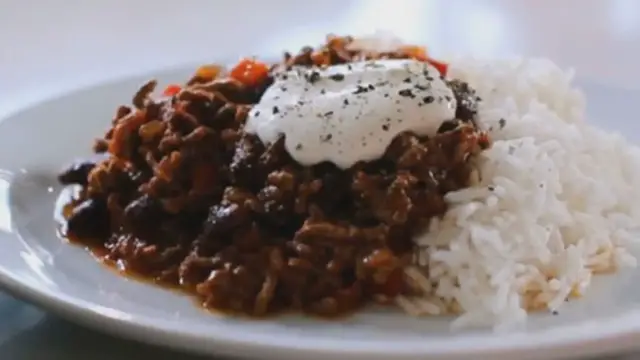 'Video thumbnail for Chilli con carne recipe'