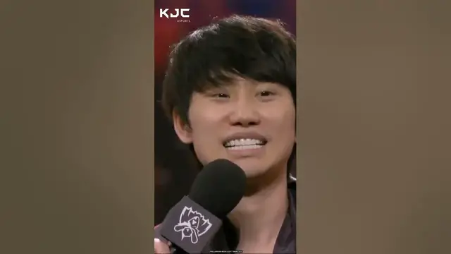 'Video thumbnail for Wholesome Moments in Esports 😭 #shorts #esports #gaming #overwatch #csgoclips #leagueoflegends'