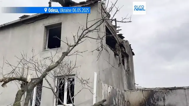 'Video thumbnail for Moscow airports briefly shut down amid second night of Ukrainian drone attacks, authorities say'