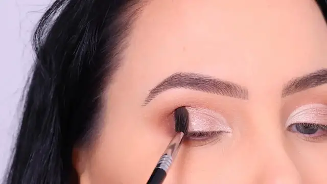 'Video thumbnail for Champagne Soft Glam Cut Crease Makeup Tutorial'