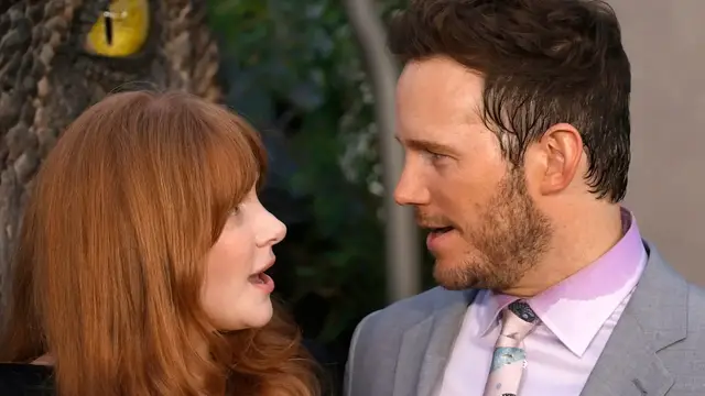 'Video thumbnail for Actors Reveal Their Best Ever On-Screen Kissing Partners'