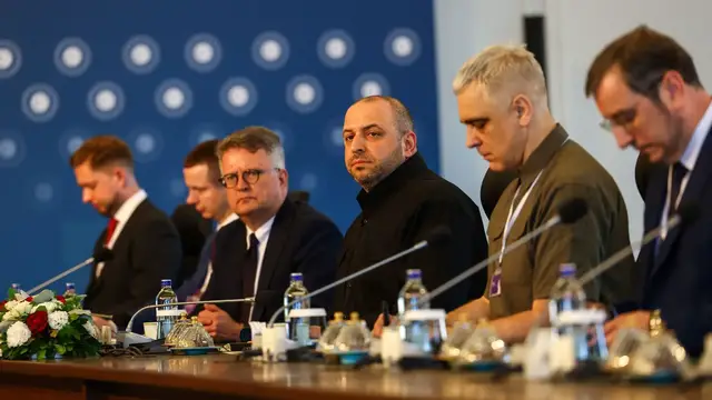 'Video thumbnail for Ukraine, Russia working on new POW swap, says Zelenskyy as Istanbul talks end'