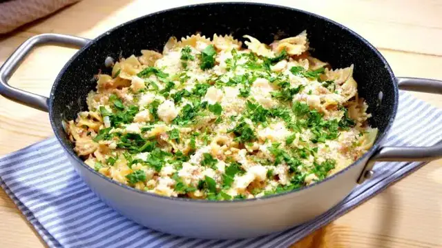 'Video thumbnail for This Farfalle Pasta with Tuna will melt in your mouth'