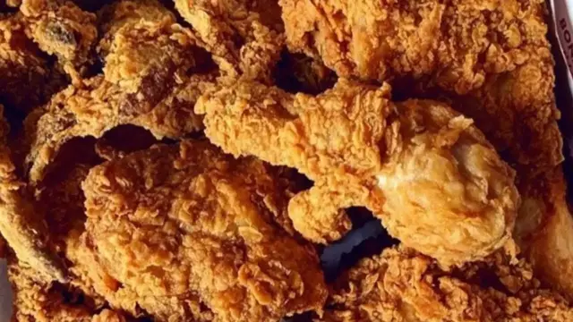 'Video thumbnail for What Really Makes Popeyes Chicken So Delicious'