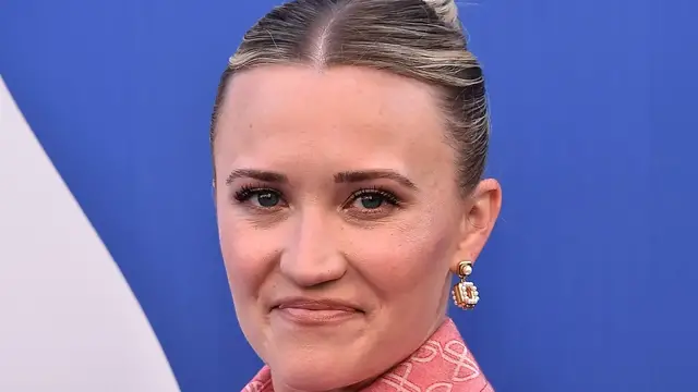 'Video thumbnail for The Tragedy Of Young Sheldon Star Emily Osment (& Other Facts You Might Not Know)'