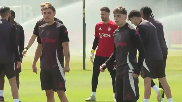 'Video thumbnail for FILE: Frustrated Garnacho non-committal over Man Utd future'