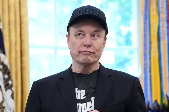 'Video thumbnail for Trump gives Musk key to White House as he leaves administration'
