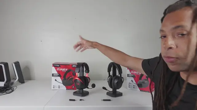 'Video thumbnail for HyperX Cloud II Wireless vs Cloud III Wireless'