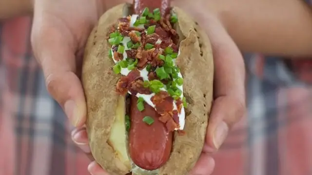 'Video thumbnail for Hot Dogs You Should And Shouldn't Buy'