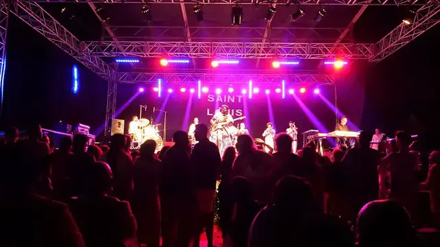 'Video thumbnail for Alune Wade lights up Saint-Louis Jazz Festival'