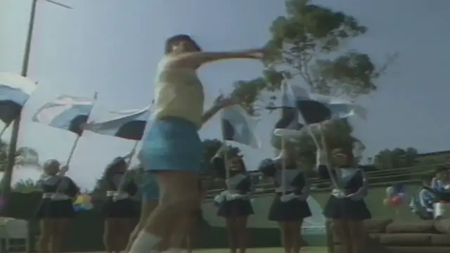 'Video thumbnail for Bob Uecker introduces Frisbee Flingers for Episode 17 of The Wacky World of Sports'