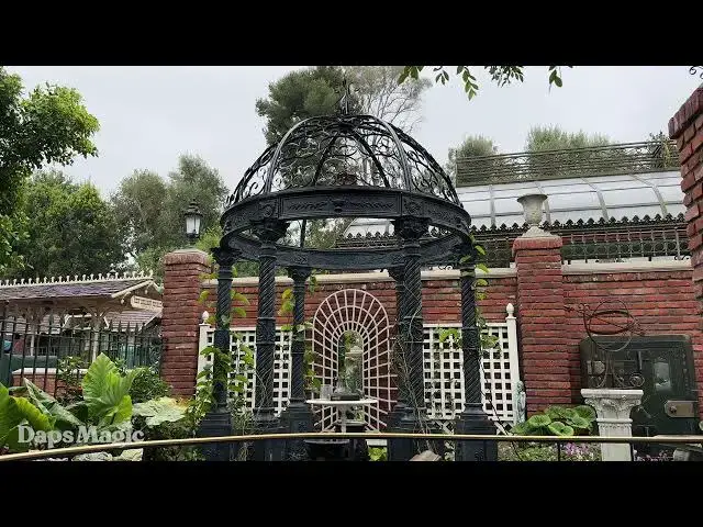 'Video thumbnail for Haunted Mansion Gazebo | Dapsmosphere  4K'