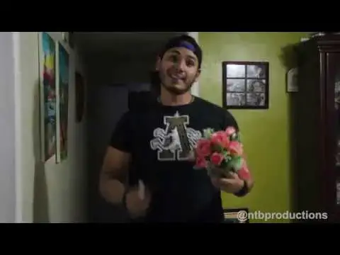 'Video thumbnail for SKETCH | CUANDO LA INVITAS A SALIR  | HUMOR PANAMEÑO'