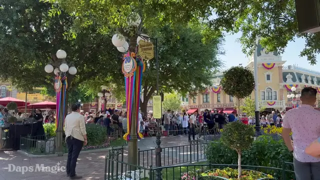 'Video thumbnail for 4th of July Patriotic Flag Reatreat w: 1st Marine Division Band | Disneyland Resort 2025 4K'