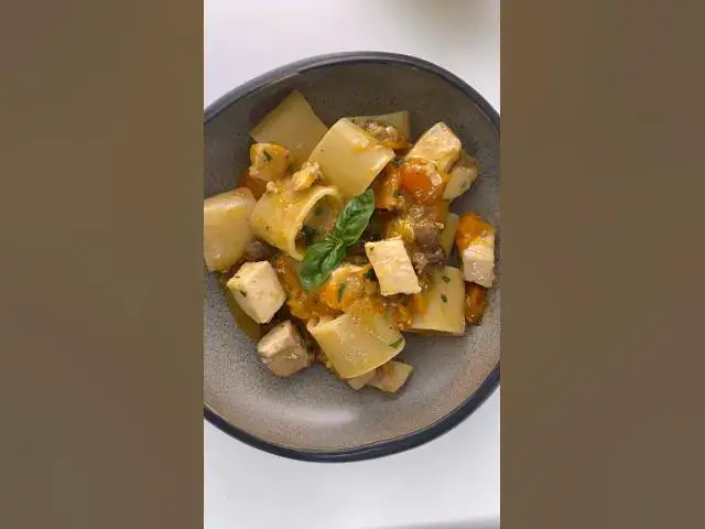 'Video thumbnail for MEZZO PACCHERO ALLO SPADA 🐟#cuisineitalienne #pasta #cooking #pescespada'