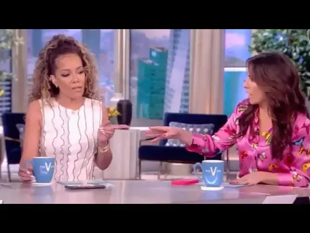 'Video thumbnail for Chaos On The View - Hosts Almost Come To Blows During Insane Shouting Match'