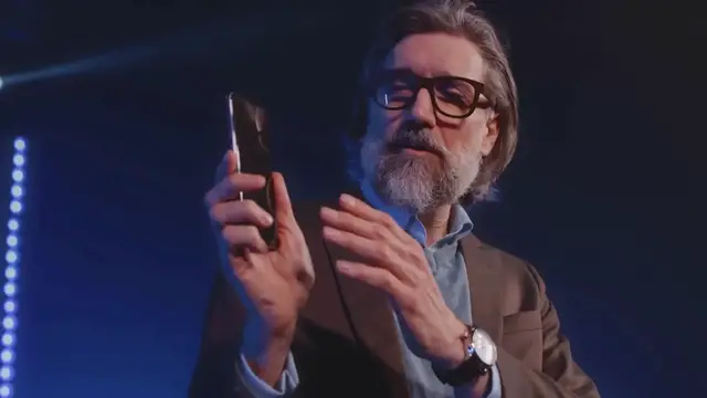 'Video thumbnail for Apple_s_Market_Performance_Insights'