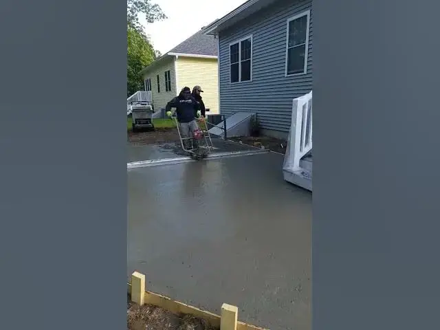 'Video thumbnail for How to Use a Magic Concrete Power Screed'