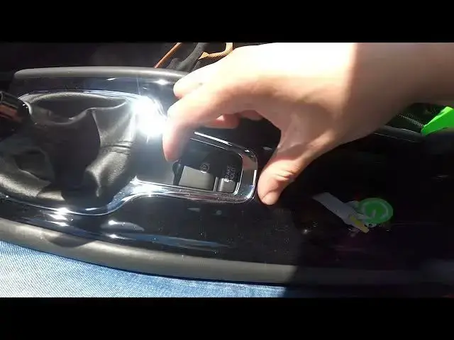 'Video thumbnail for How to Enable or Disable Electric Handbrake in Honda HR-V II ( 2015 – 2021 )'