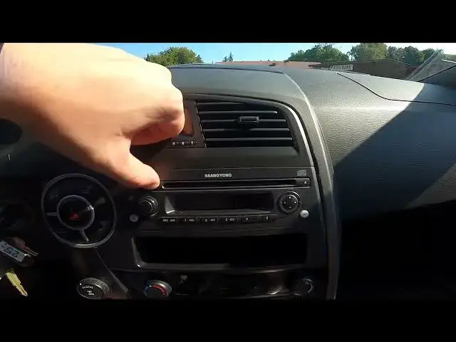 'Video thumbnail for How to Change Radio Frequency in SsangYong Kyron ( 2005 – 2014 ) | Switch Between AM/FM'