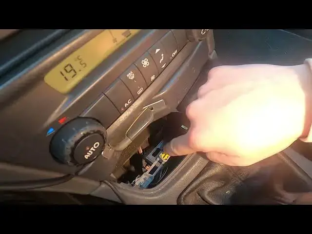 'Video thumbnail for Where is ODB 2 Socket in Renault Laguna II ( 2001 – 2007 ) - Find ODB 2 Socket'